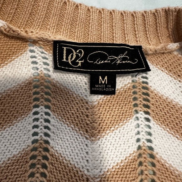 DG2 by Diane Gilman Puff-Sleeve Zig Zag Knit Chevron Cardigan. Tan/ White. Sz: M - Picture 7 of 13